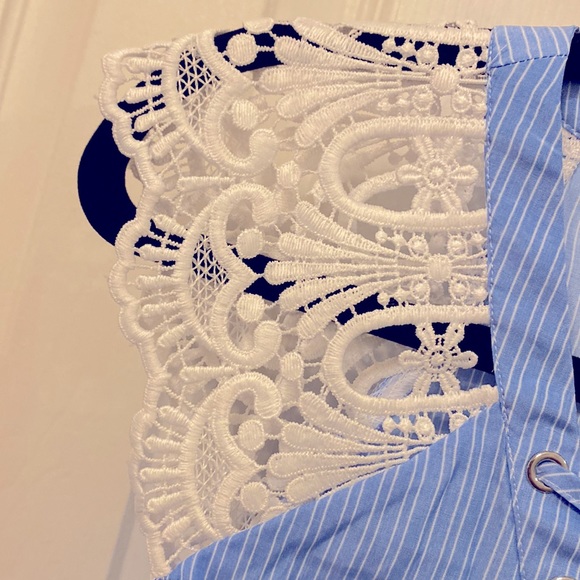 Express size Large blue with white pinstripes lace trim sleeveless summer top - Picture 4 of 5